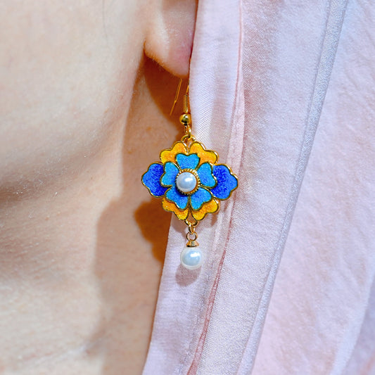 Radiant Bloom – Cloisonné Enamel Floral Earrings with Pearls in 18K Gold