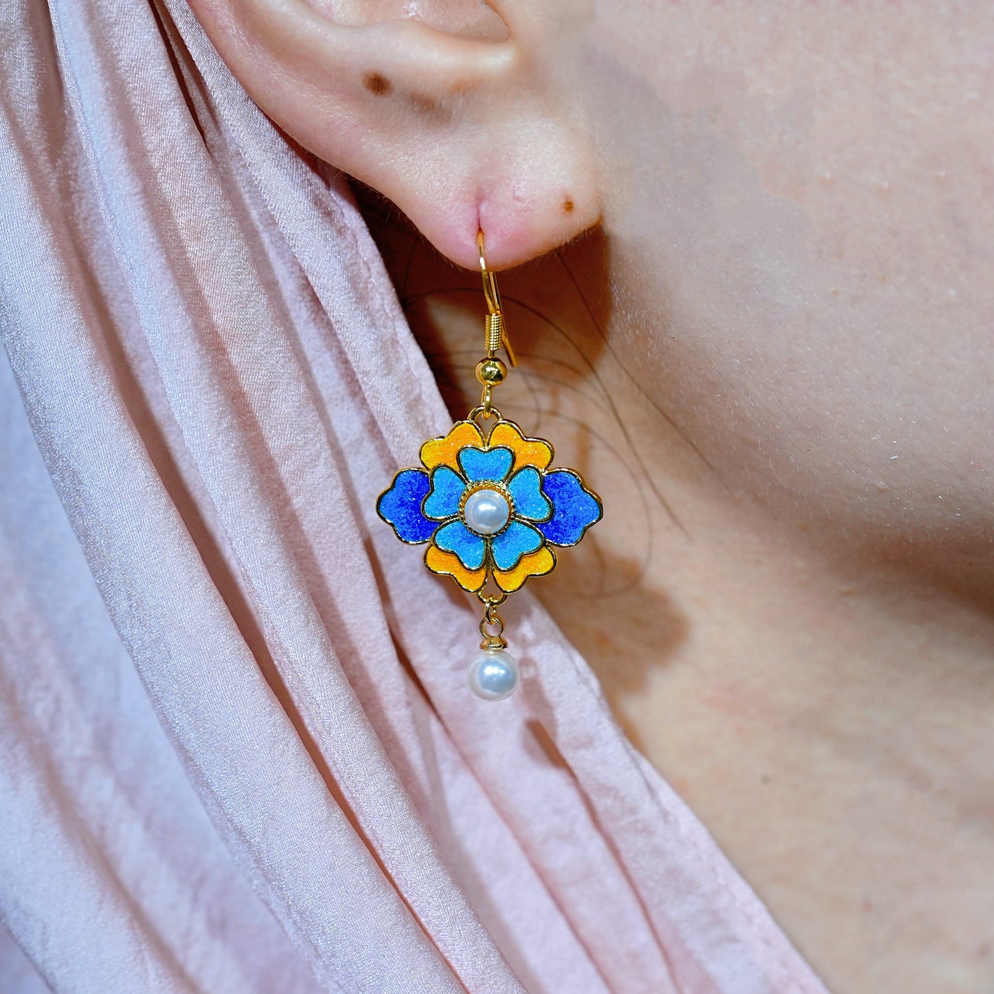 Radiant Bloom – Cloisonné Enamel Floral Earrings with Pearls in 18K Gold